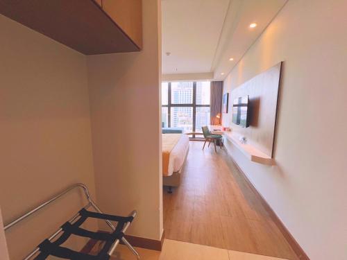 Deluxe Room image 10