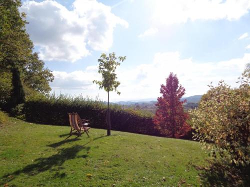Gîte traditionnel avec terrasse et animaux acceptés - FR-1-496-115 (Gite traditionnel avec terrasse et animaux acceptes - FR-1-496-115) in La Tuilière (Rhône-Alpes)