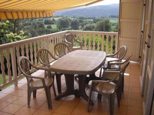 Gîte traditionnel avec terrasse et animaux acceptés - FR-1-496-115 (Gite traditionnel avec terrasse et animaux acceptes - FR-1-496-115) in La Tuilière (Rhône-Alpes)