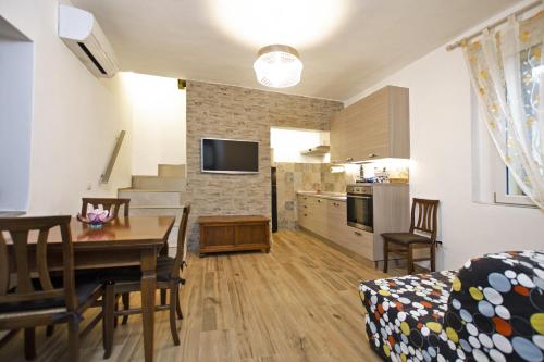 Casina Valentina - Happy Rentals - image 2