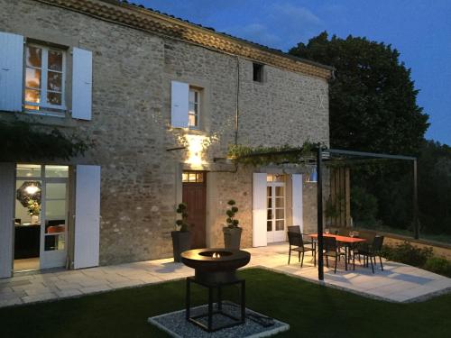 Agréable bastide provençale avec piscine