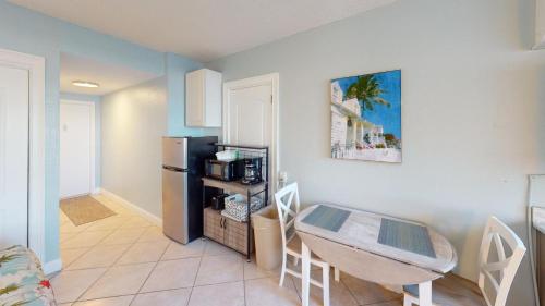 256 Surf Song Resort - image 4