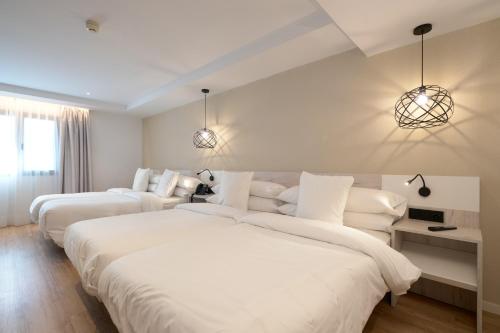 Hotel San Cristóbal - main image