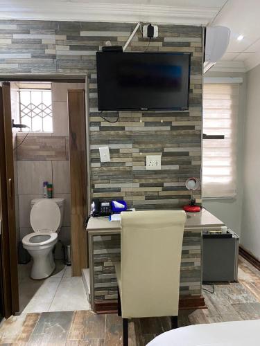 . elim glamour hotel