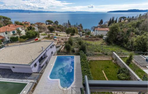 3 Bedroom Stunning Apartment In Lovran