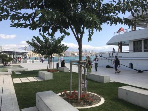 Beachfront apartment Drazen, with garden and parking Beachfront apartment Drazen, with garden and parking