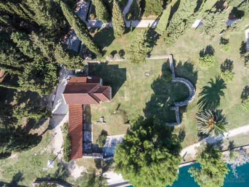 Beachfront apartment Drazen, with garden and parking Beachfront apartment Drazen, with garden and parking