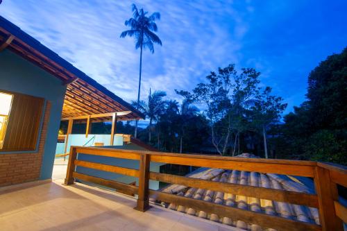 Erkély/terasz, Conforto na Praia do Puruba - 5 quartos, completa, 200m do mar in Praia do Puruba