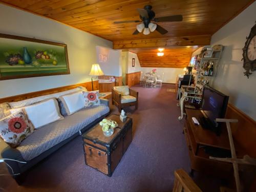 Savannah House Wine Country Inn & Cottages