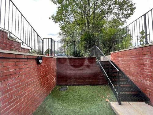 FREE PARKING - Lovely 2-BR Flat near Salford Royal, Manchester (fotografie 4)
