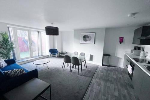 FREE PARKING - Lovely 2-BR Flat near Salford Royal, Manchester (fotografie 5)