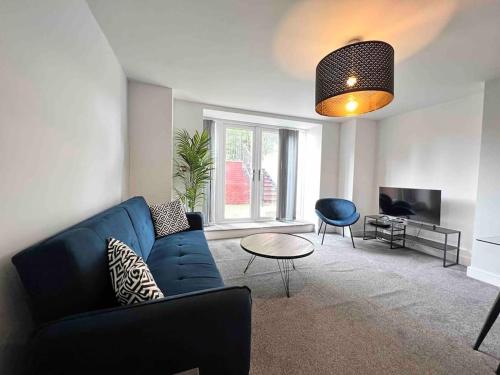 FREE PARKING - Lovely 2-BR Flat near Salford Royal, Manchester