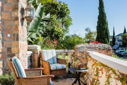 Unparalleled Villa Apartment in an Enchanting Village in Laguna Beach, USA