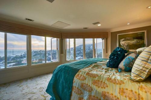 UNEQUALLED LUXURY VILLA BEACH 7000ft 180 VIEW in Laguna Beach, USA