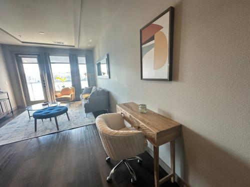 Lakeside Living w Trails, Music, Local Boutiques in Irving, USA