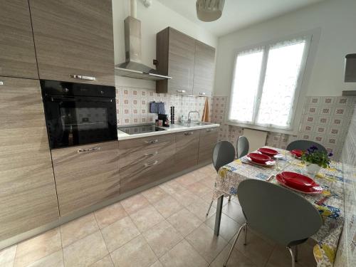 virtuve, Water Lily Apartment in Bregano
