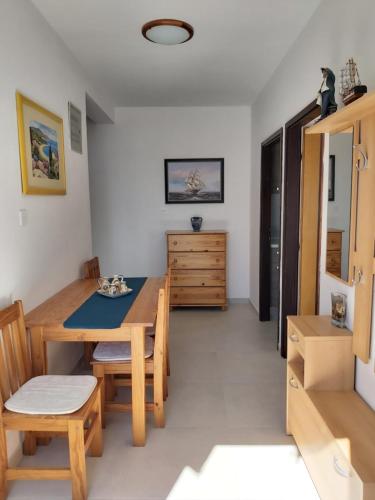Two-Bedroom Apartment image 4