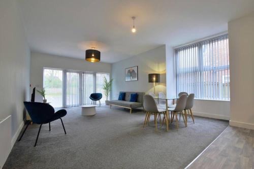 FREE PARKING - Spacious 2-BR close to Salford Royal, Manchester (fotografie 4)