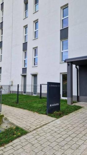 Cichy apartament na skraju Parku Śląskiego (Cichy apartament na skraju Parku Slaskiego) in Welnowiec