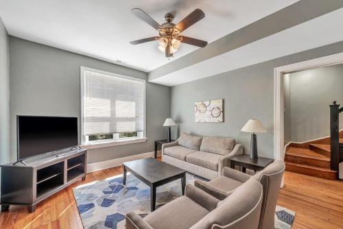 Ravishing 2-Story Unit in STL 2E