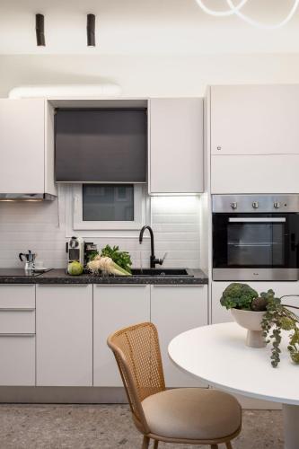 Stay Chic Athens - main image