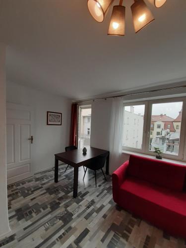 One-Bedroom Apartment image 3