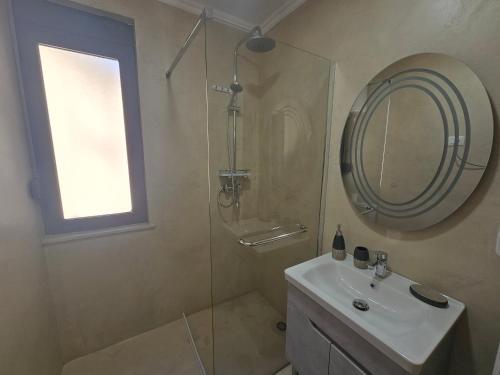 New Bazar-Central Apartment 1 with balcony, Tirana (photo 9)