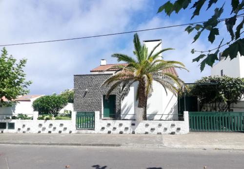 Mosteiros Vineyard House, Mosteiros