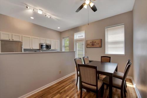 Breathtaking Unit in Shaw - 4 Queen beds 1E in Tower Grove, USA