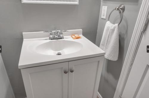 Breathtaking Unit in Shaw 8 Queen beds - 2w in Tower Grove, USA