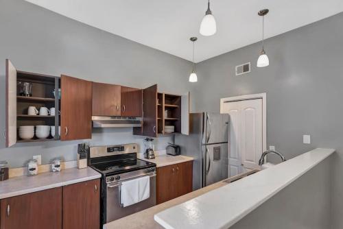 Breathtaking Unit in Shaw - 4 Queen beds 1W in Tower Grove, USA