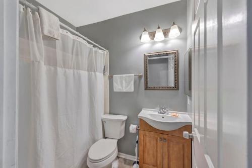 Breathtaking Unit in Shaw - 4 Queen beds 1W in Tower Grove, USA