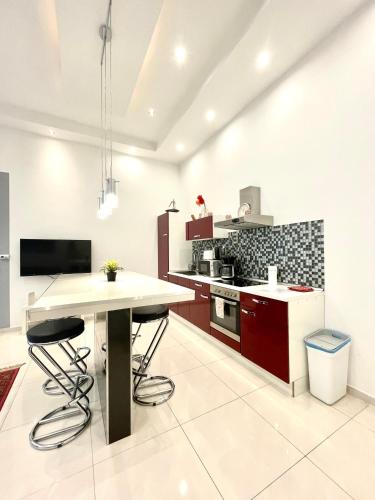 Amazing Swedish 3 ROOMS Apartment in the City Center - image 11