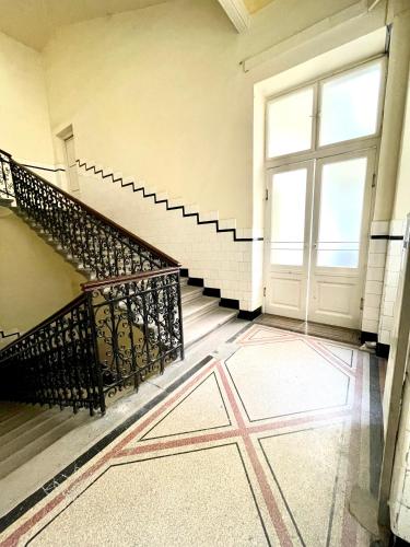 Amazing Swedish 3 ROOMS Apartment in the City Center - image 7