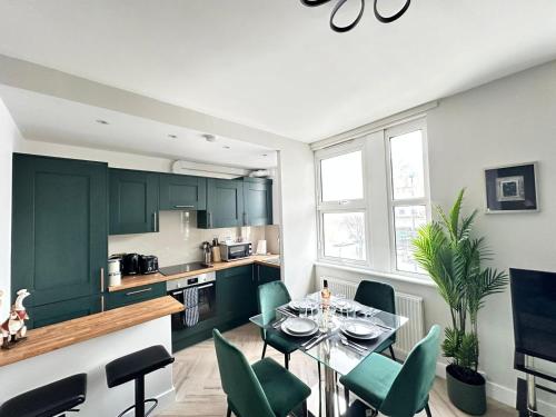 Stunning 2-Bed Apartment Fully Equipped - Clapham Junction - Battersea - 5 Minutes Train Station