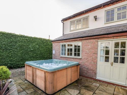 Exterior view, Home Farm Cottage in Southam