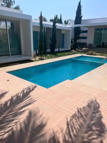 . HOUSE LUXURY