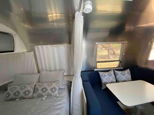 Modern Airstream with amazing view - 10 to 15 minutes from Kings Canyon National Park