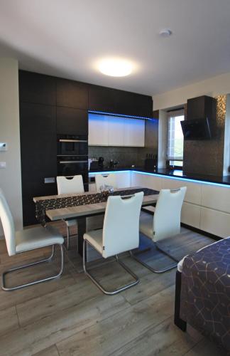 ห้องครัว, Paloznak Lux Apartmanház (Paloznak Lux Apartmanhaz) in ปาลอซนัก