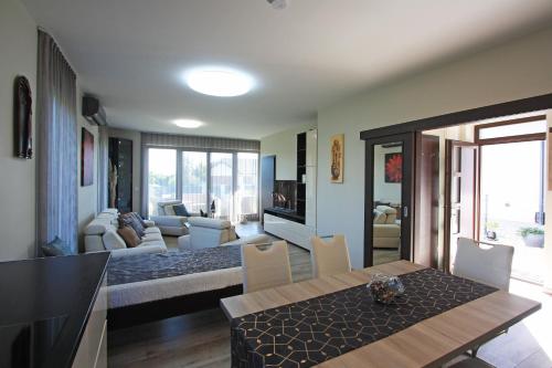 บริการและสิ่งอำนวยความสะดวก, Paloznak Lux Apartmanház (Paloznak Lux Apartmanhaz) in ปาลอซนัก