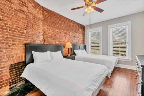 St Louis Townhome-Perfect for Groups near Missouri Botanical Garden