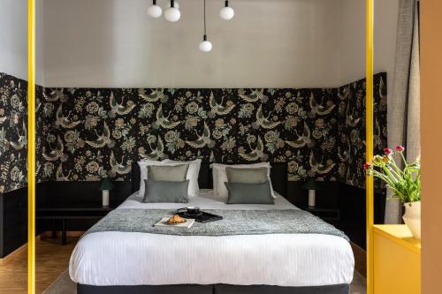 1 king bed, 1 sofa bed