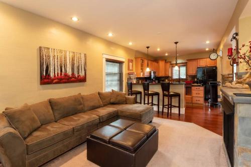 The Wolfs Den in Ellicottville, USA