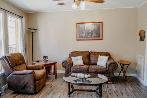 Charming Suite in Downtown Gatlinburg thumb 4