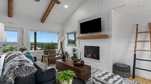 Jumping Goat Ranch-Cashmere Amazing Views in Fredericksburg, USA