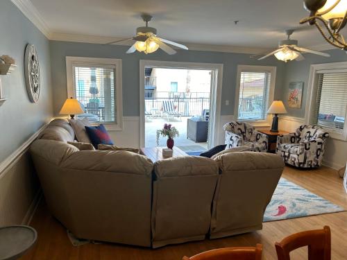 Unique 3BR, 1 of 5 Condos w/Huge Poolside Patio, Steps to Beach & Pier, Gated Unique 3BR, 1 of 5 Condos w/Huge Poolside Patio, Steps to Beach & Pier, Gated