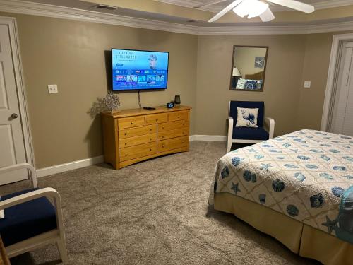 Unique 3BR, 1 of 5 Condos w/Huge Poolside Patio, Steps to Beach & Pier, Gated Unique 3BR, 1 of 5 Condos w/Huge Poolside Patio, Steps to Beach & Pier, Gated