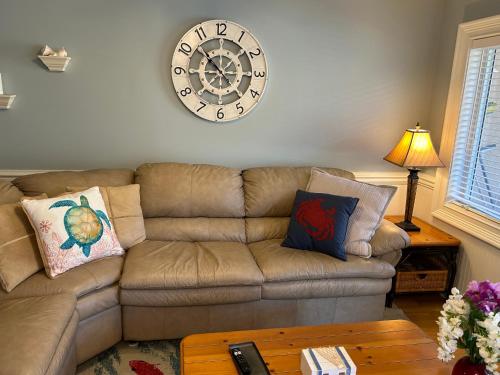 Unique 3BR, 1 of 5 Condos w/Huge Poolside Patio, Steps to Beach & Pier, Gated, Tybee Island (Foto 8)