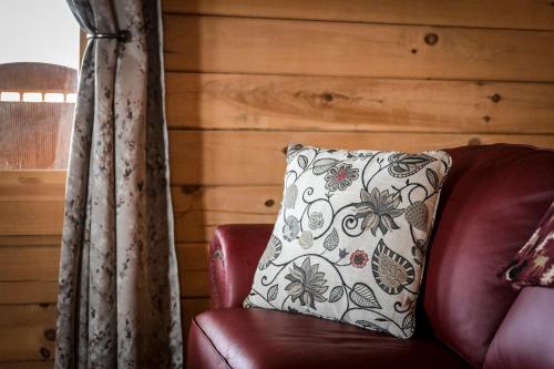 Smoky's Den II - image 14