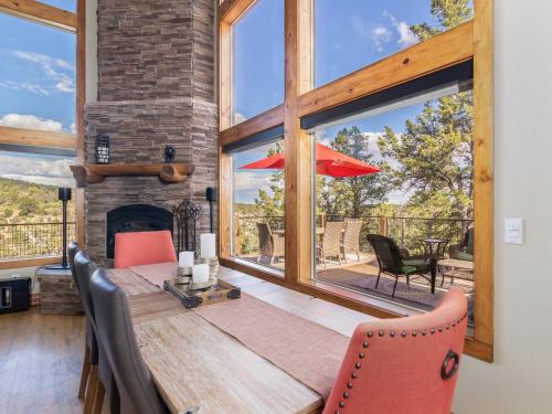 Rustic Pine- Secluded Mountain Retreat Near Zion National Park